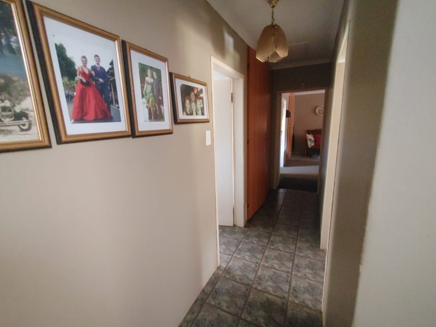 6 Bedroom Property for Sale in Derdepoort Gauteng