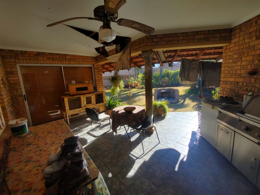 6 Bedroom Property for Sale in Derdepoort Gauteng