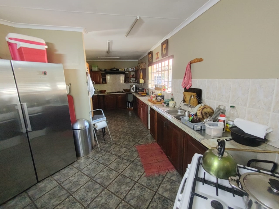 6 Bedroom Property for Sale in Derdepoort Gauteng