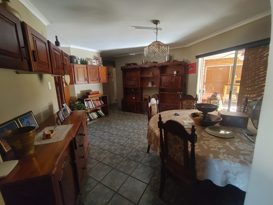 6 Bedroom Property for Sale in Derdepoort Gauteng