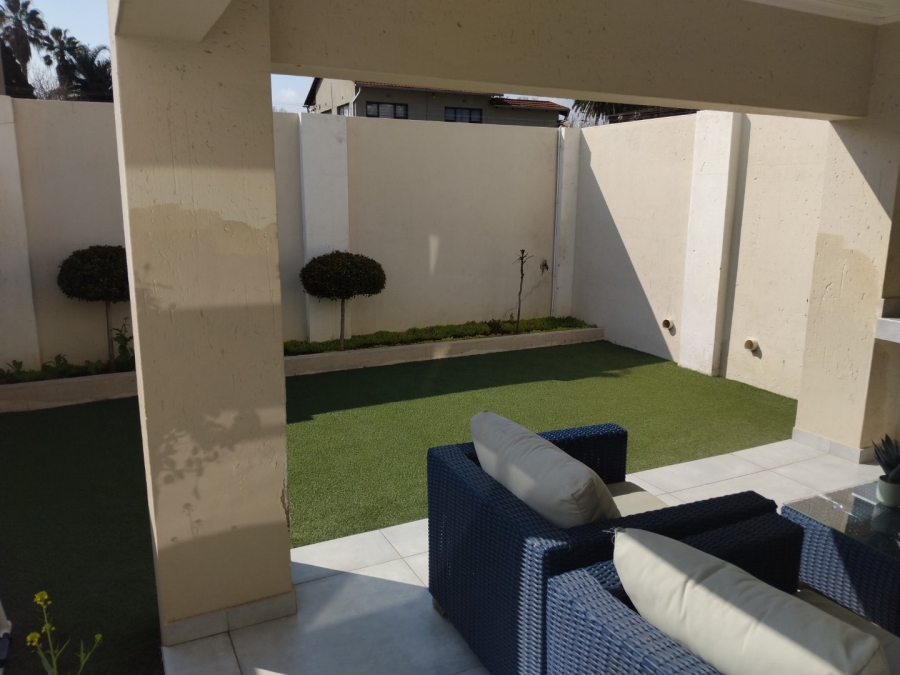 3 Bedroom Property for Sale in Edenvale Central Gauteng