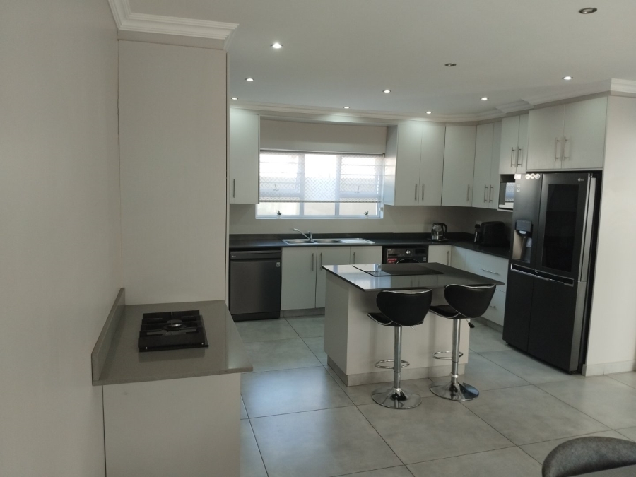 3 Bedroom Property for Sale in Edenvale Central Gauteng