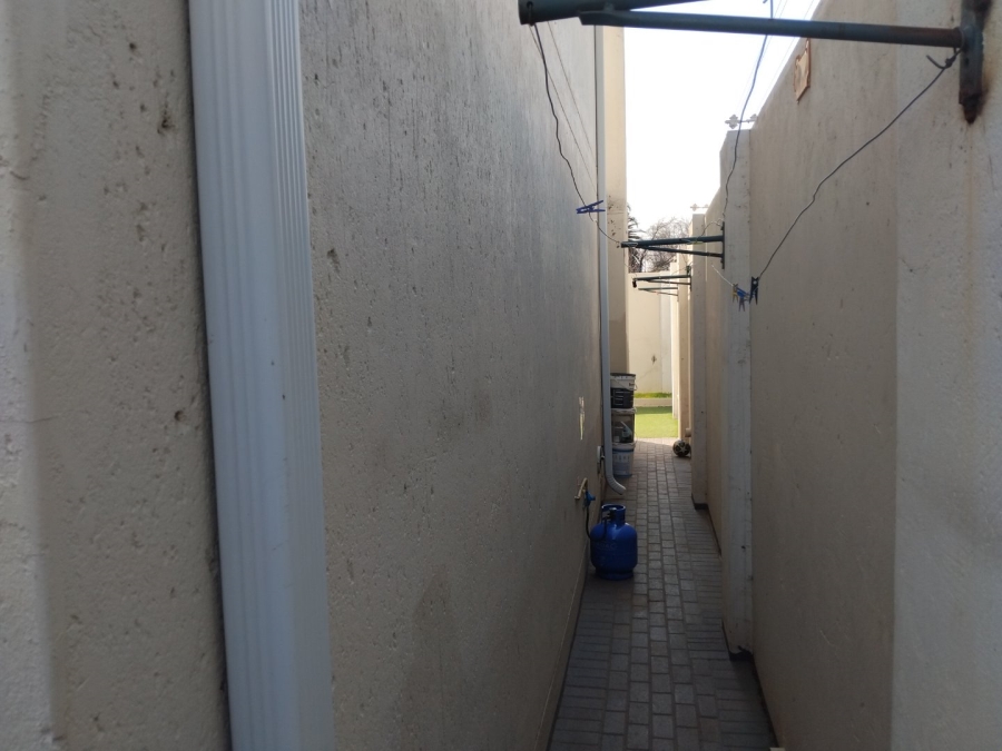 3 Bedroom Property for Sale in Edenvale Central Gauteng
