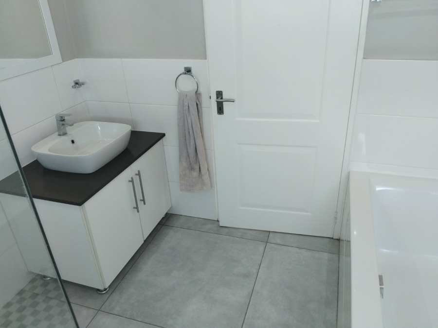 3 Bedroom Property for Sale in Edenvale Central Gauteng