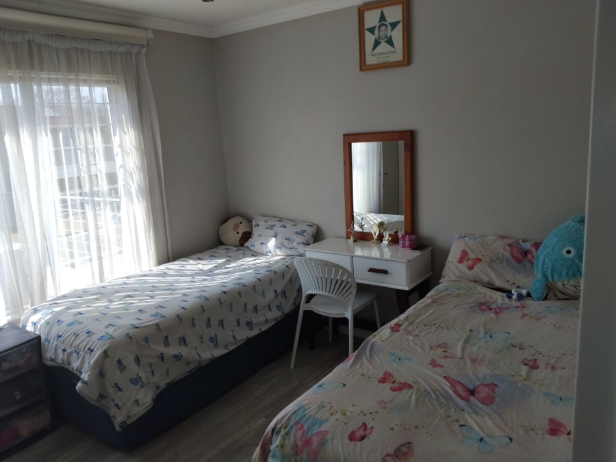 3 Bedroom Property for Sale in Edenvale Central Gauteng