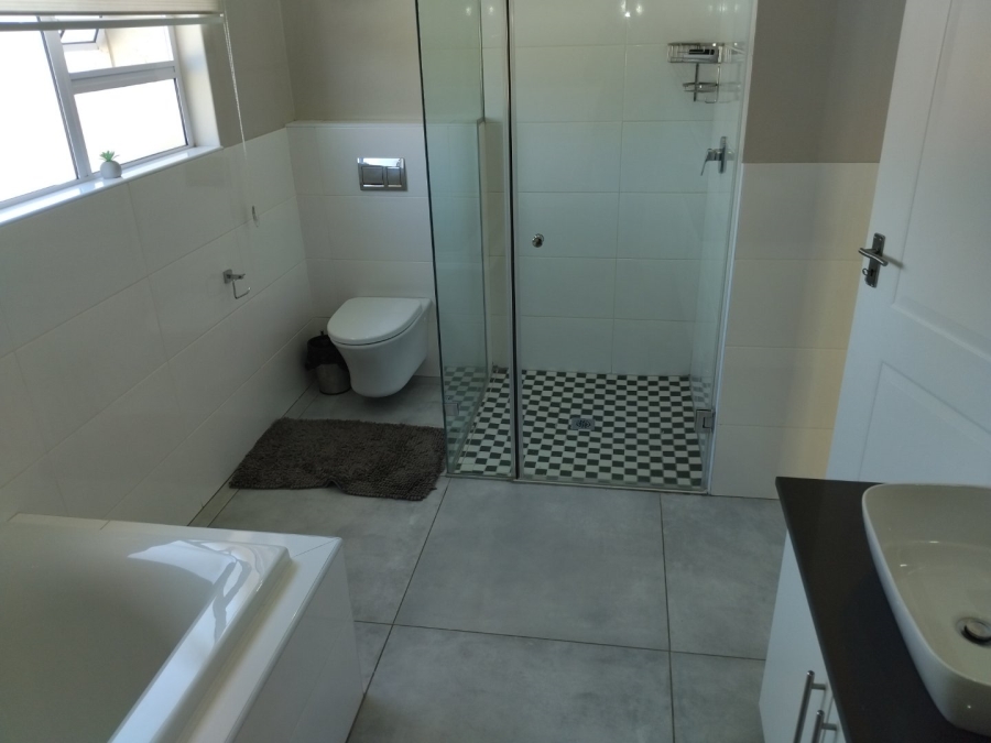 3 Bedroom Property for Sale in Edenvale Central Gauteng