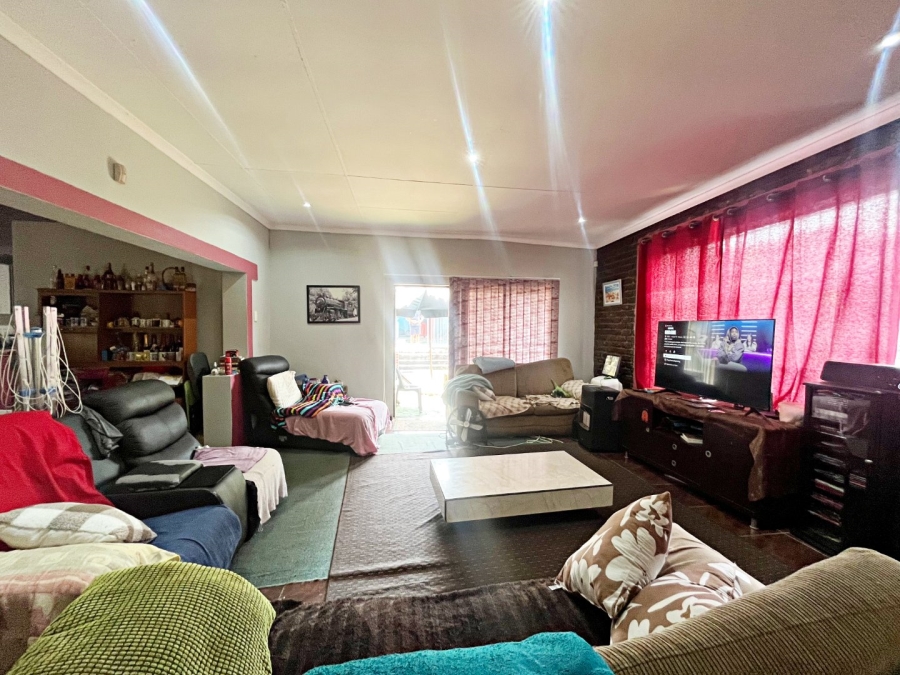 5 Bedroom Property for Sale in Valhalla Gauteng
