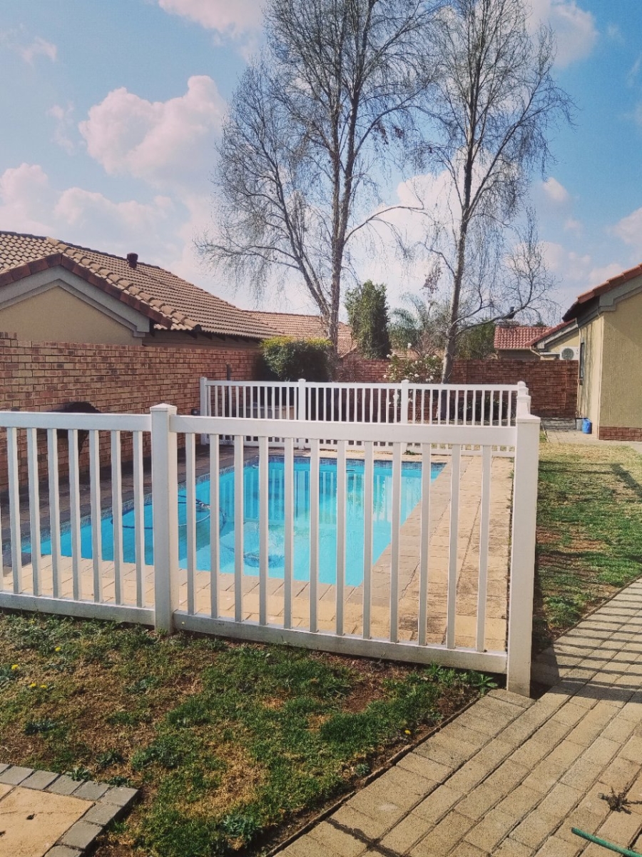 3 Bedroom Property for Sale in Equestria Gauteng