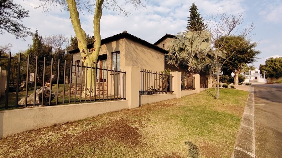 3 Bedroom Property for Sale in Eldoraigne Gauteng