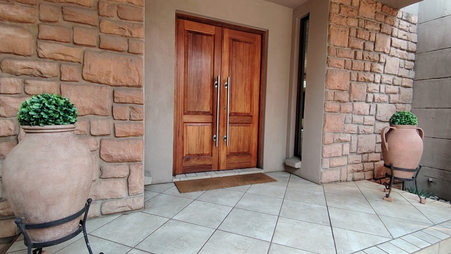 3 Bedroom Property for Sale in Eldoraigne Gauteng