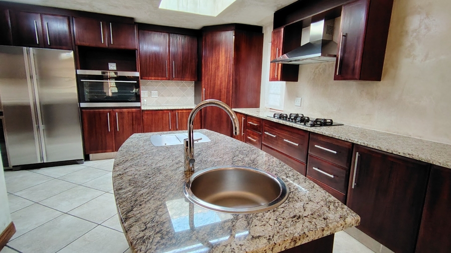 3 Bedroom Property for Sale in Eldoraigne Gauteng