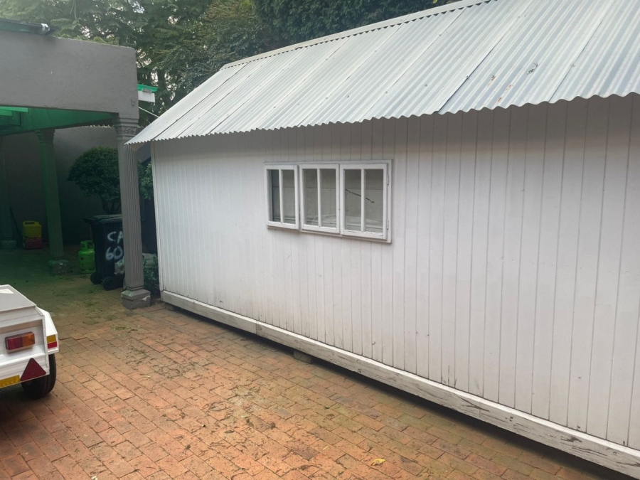  Bedroom Property for Sale in Linden Gauteng