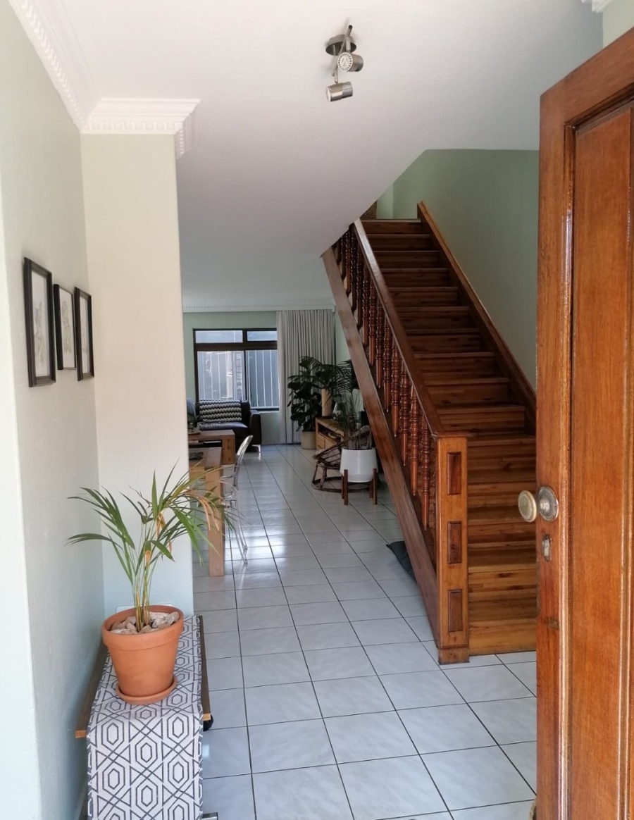  Bedroom Property for Sale in Linden Gauteng