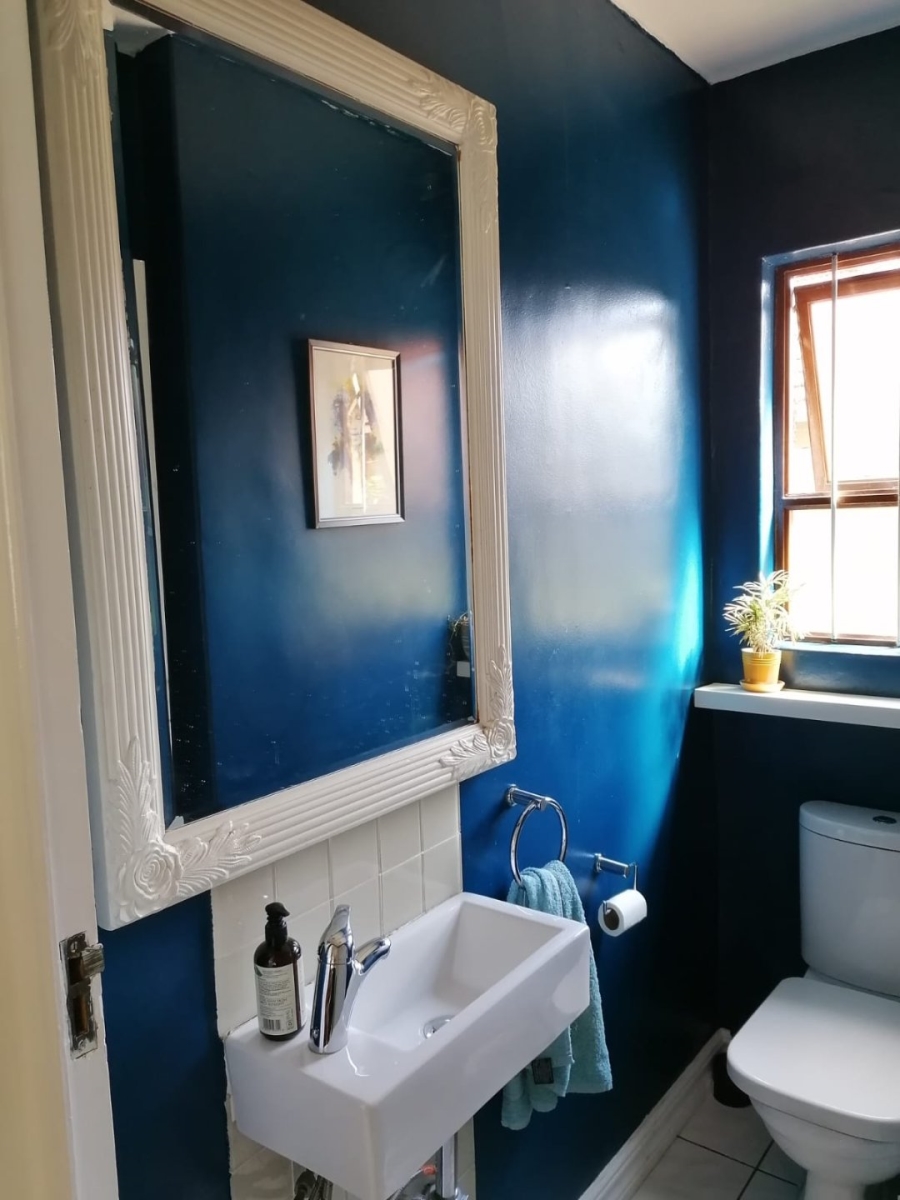  Bedroom Property for Sale in Linden Gauteng