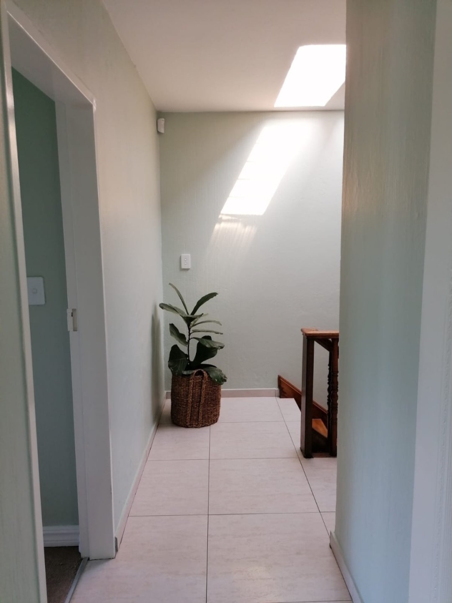  Bedroom Property for Sale in Linden Gauteng