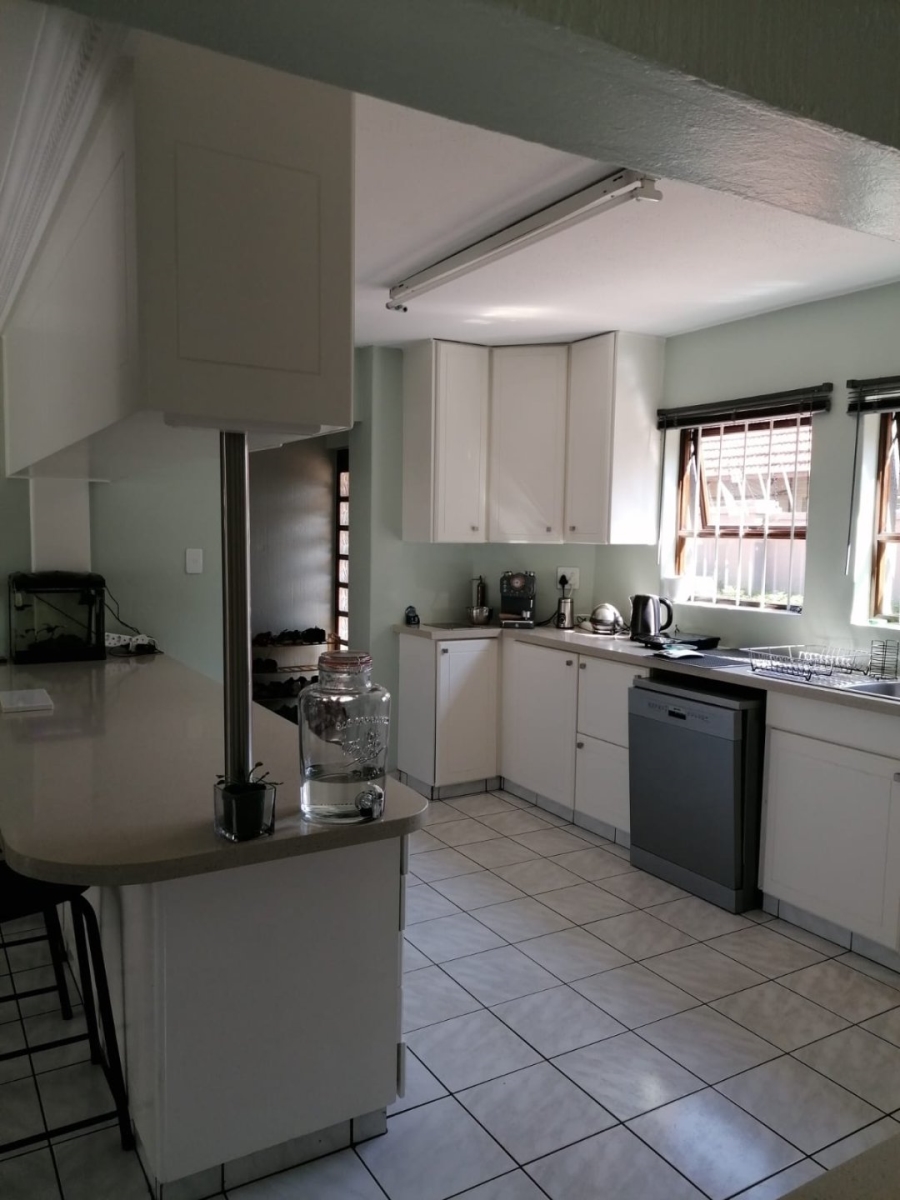  Bedroom Property for Sale in Linden Gauteng