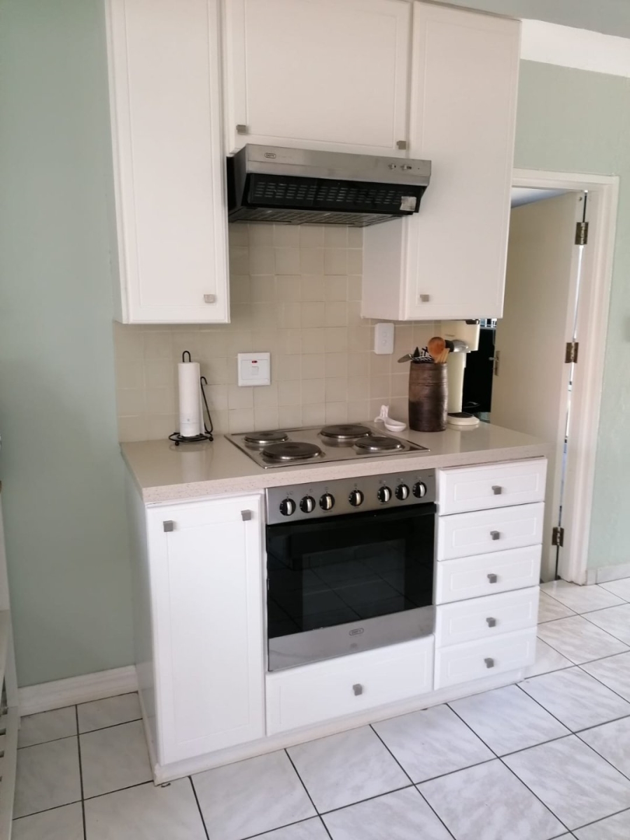  Bedroom Property for Sale in Linden Gauteng