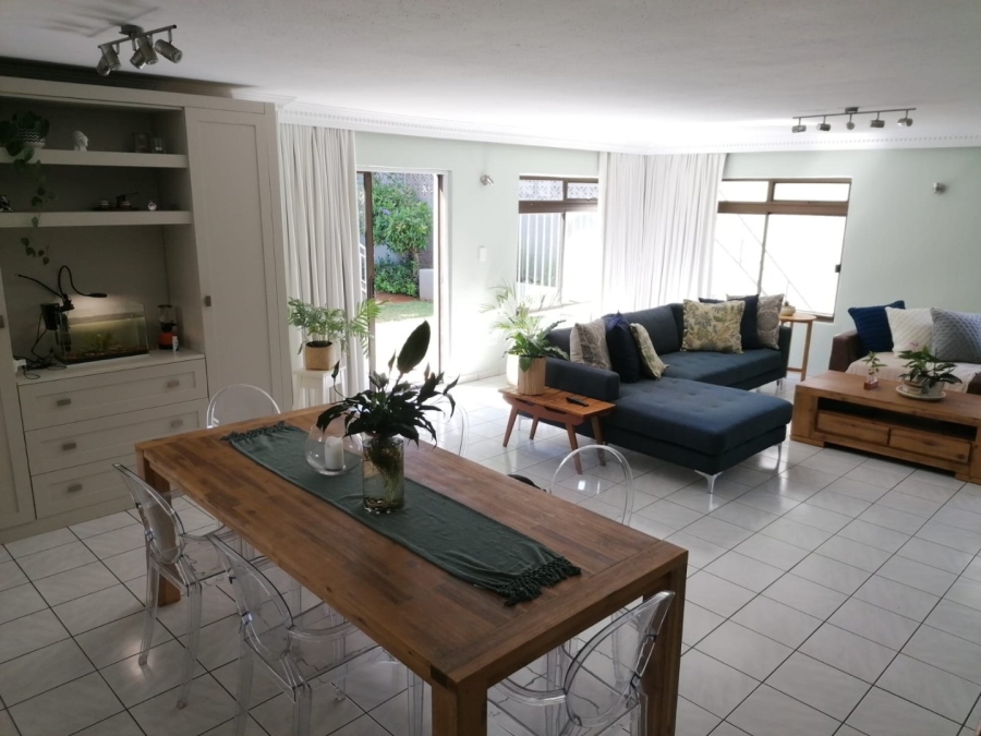  Bedroom Property for Sale in Linden Gauteng
