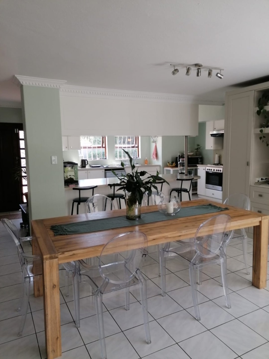  Bedroom Property for Sale in Linden Gauteng