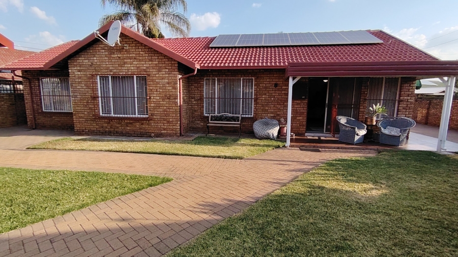 3 Bedroom Property for Sale in Wierda Park Gauteng