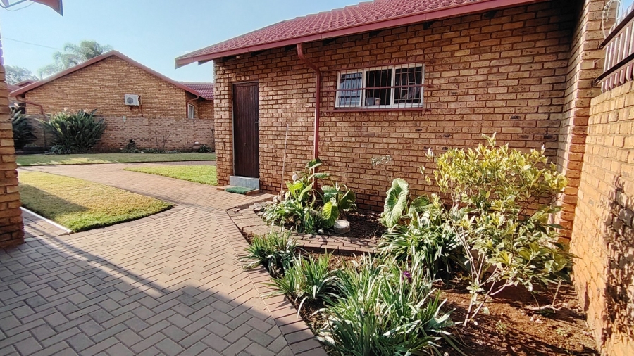 3 Bedroom Property for Sale in Wierda Park Gauteng
