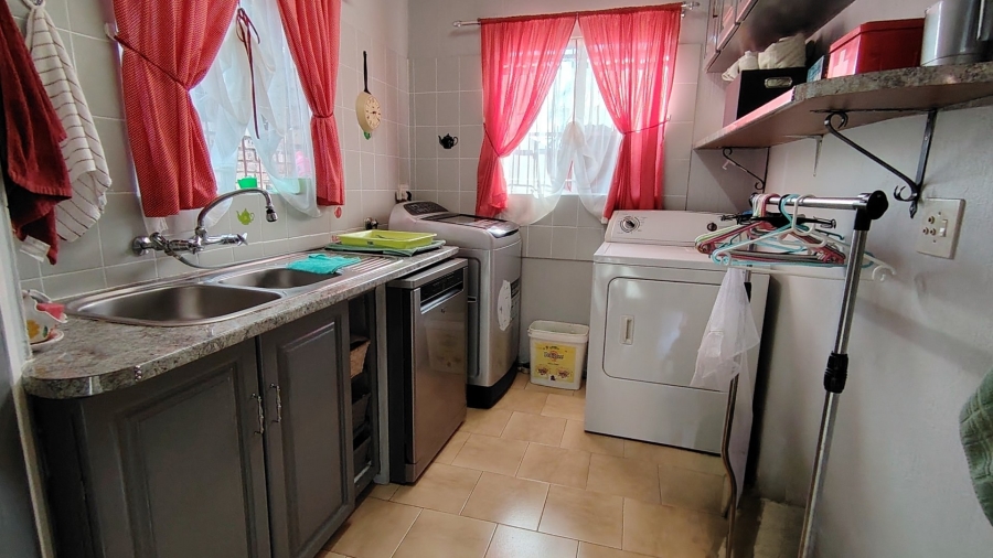 3 Bedroom Property for Sale in Wierda Park Gauteng