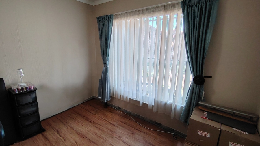 3 Bedroom Property for Sale in Wierda Park Gauteng