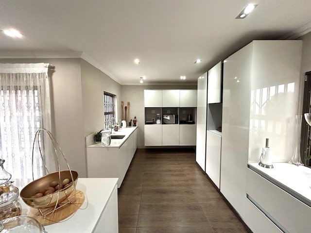 5 Bedroom Property for Sale in Bedford Park Gauteng