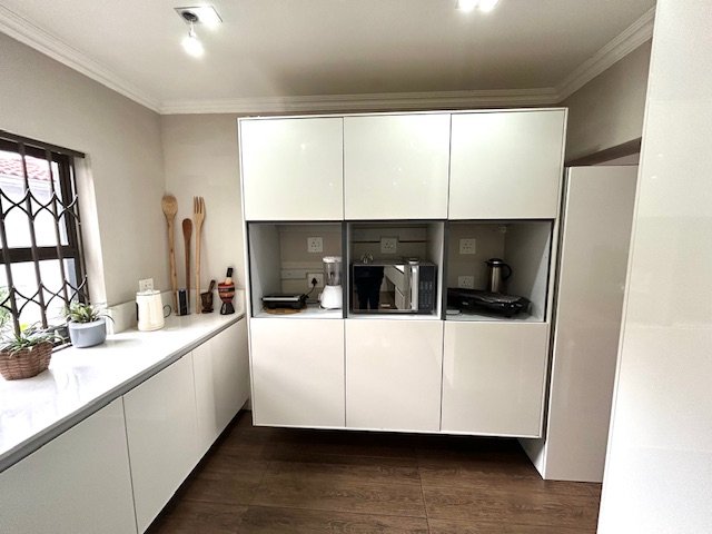 5 Bedroom Property for Sale in Bedford Park Gauteng
