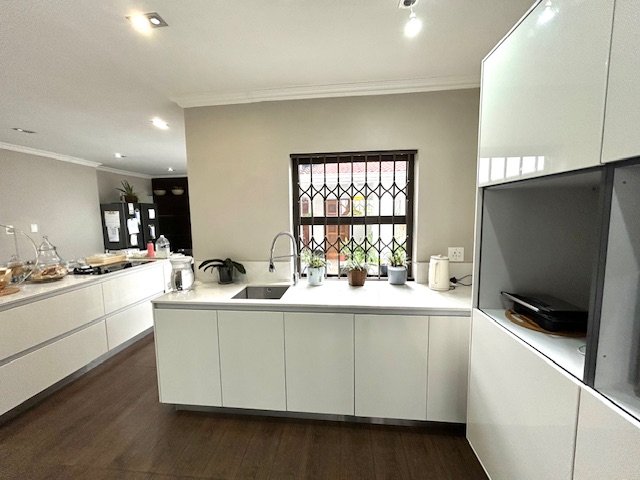 5 Bedroom Property for Sale in Bedford Park Gauteng