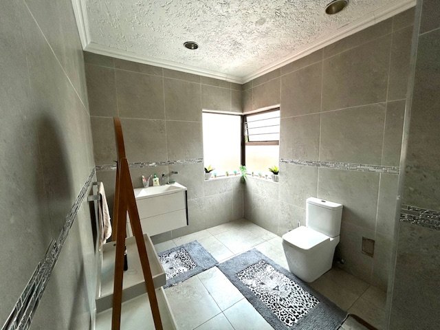 5 Bedroom Property for Sale in Bedford Park Gauteng