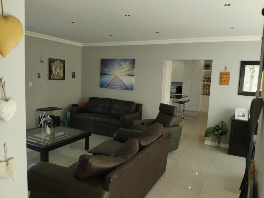 3 Bedroom Property for Sale in Edenvale Central Gauteng