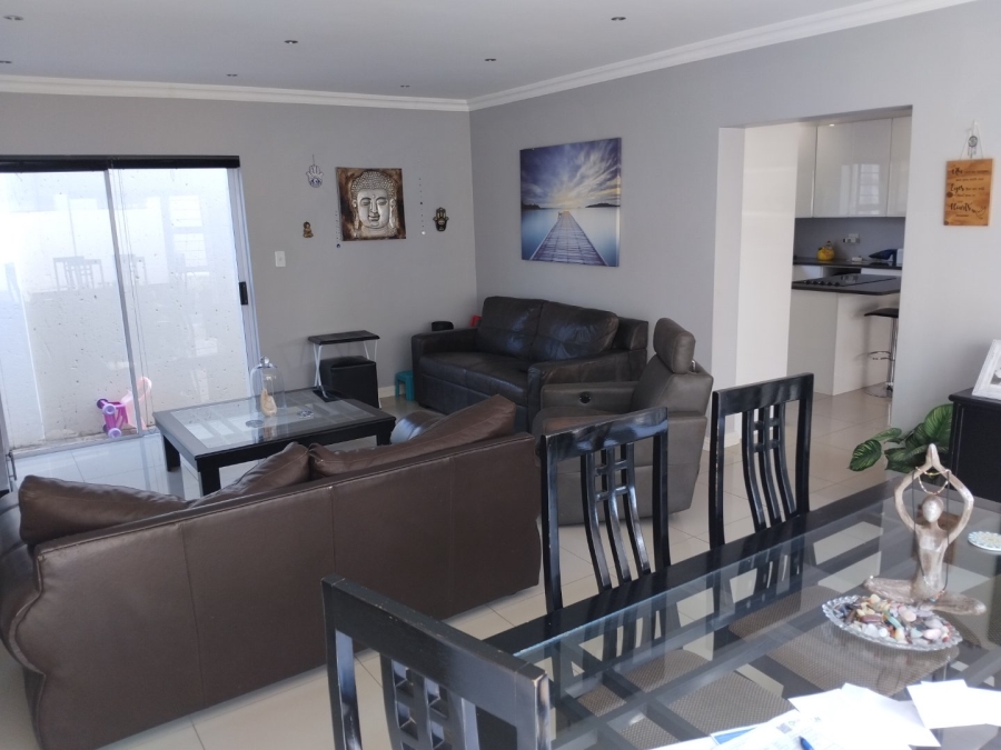 3 Bedroom Property for Sale in Edenvale Central Gauteng
