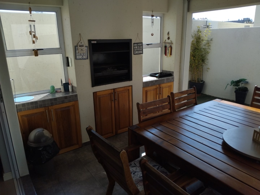 3 Bedroom Property for Sale in Edenvale Central Gauteng