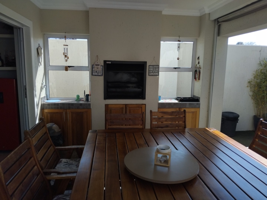3 Bedroom Property for Sale in Edenvale Central Gauteng