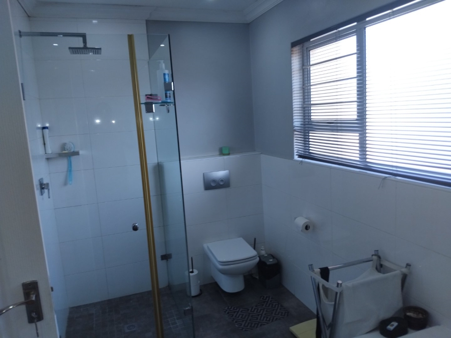 3 Bedroom Property for Sale in Edenvale Central Gauteng