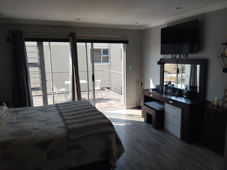 3 Bedroom Property for Sale in Edenvale Central Gauteng