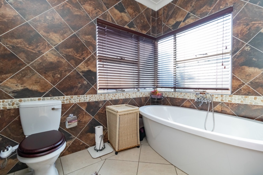 3 Bedroom Property for Sale in Terenure Gauteng