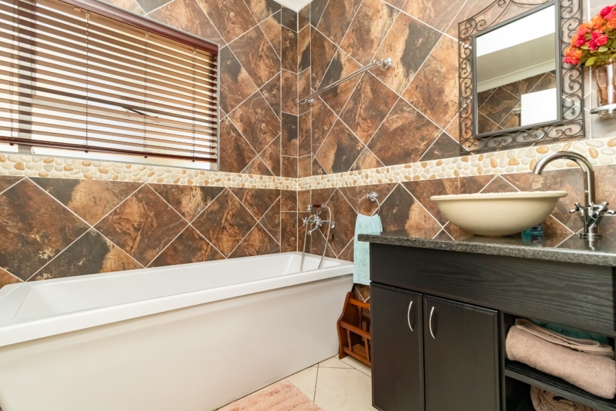 3 Bedroom Property for Sale in Terenure Gauteng