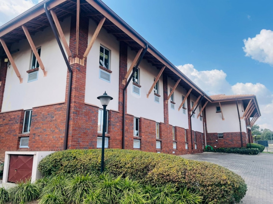  Bedroom Property for Sale in Randjespark Gauteng