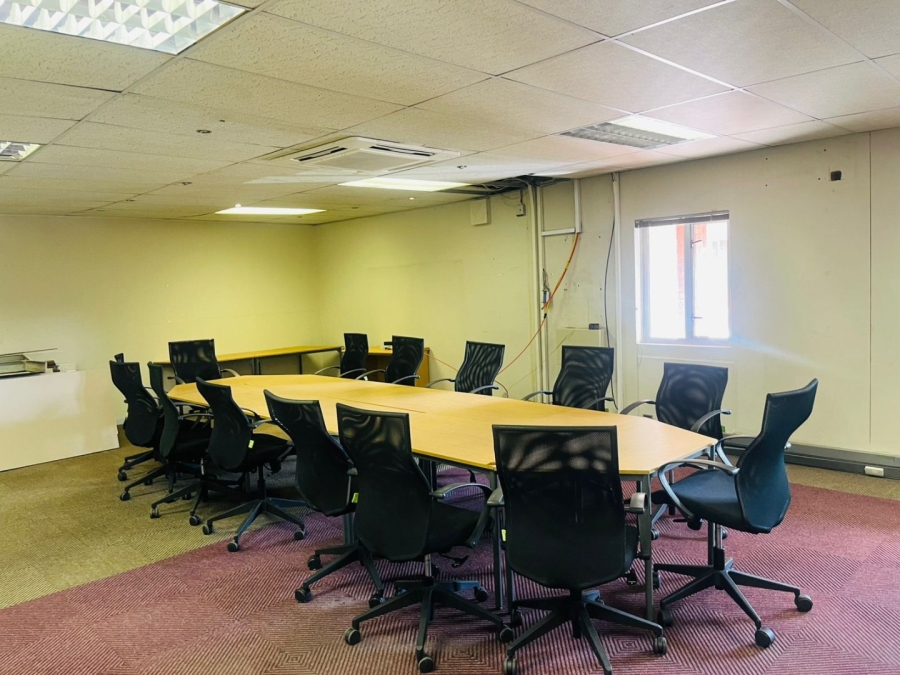  Bedroom Property for Sale in Randjespark Gauteng