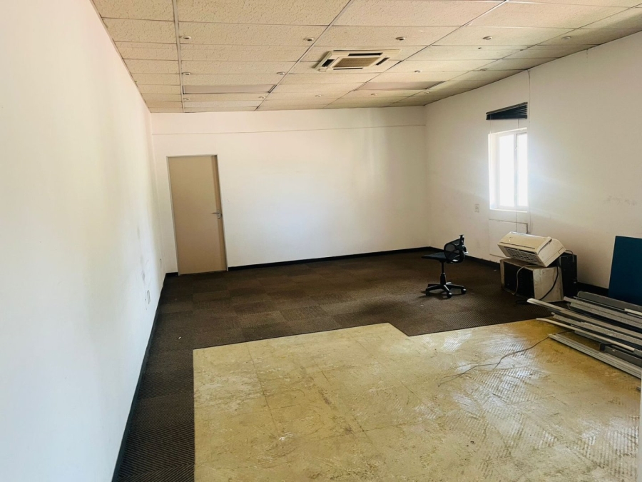  Bedroom Property for Sale in Randjespark Gauteng