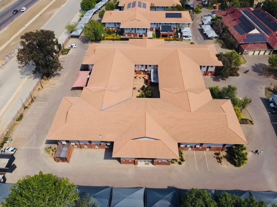  Bedroom Property for Sale in Randjespark Gauteng