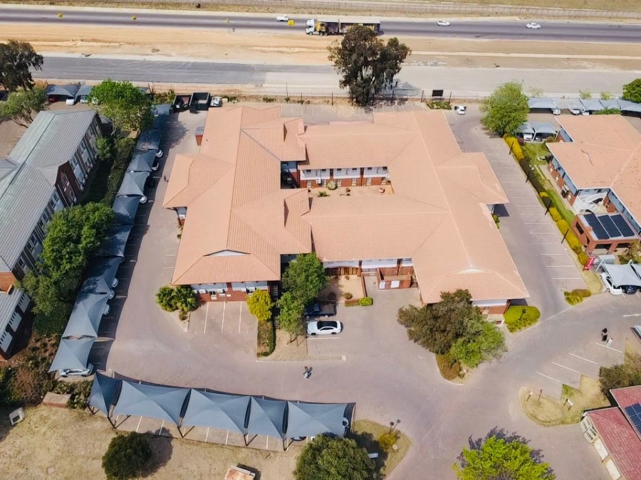  Bedroom Property for Sale in Randjespark Gauteng
