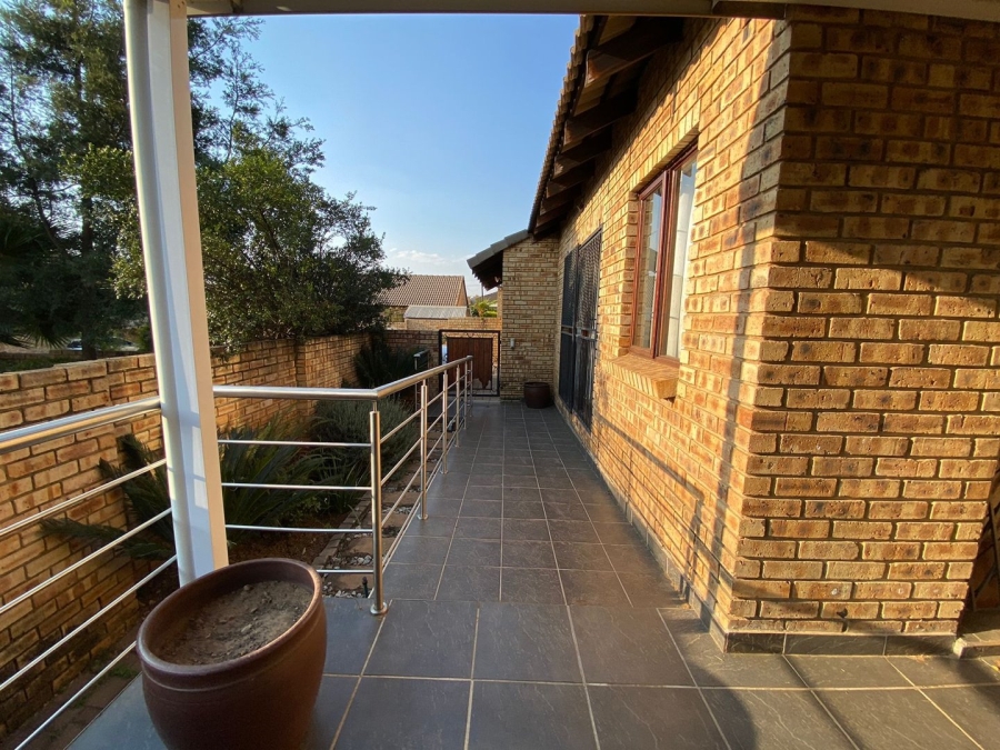 3 Bedroom Property for Sale in Thatchfield Manor Gauteng