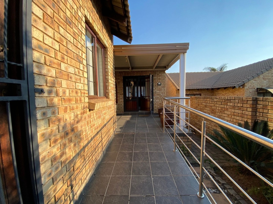 3 Bedroom Property for Sale in Thatchfield Manor Gauteng