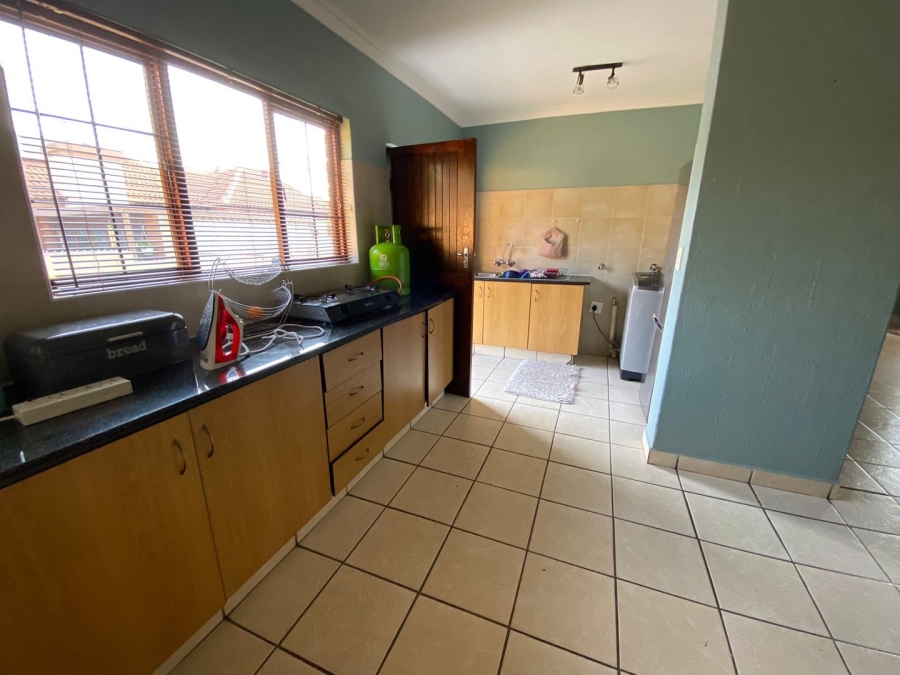 3 Bedroom Property for Sale in Thatchfield Manor Gauteng
