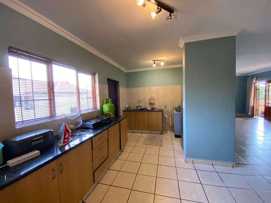 3 Bedroom Property for Sale in Thatchfield Manor Gauteng