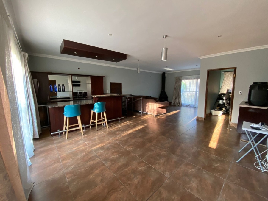3 Bedroom Property for Sale in Thatchfield Manor Gauteng