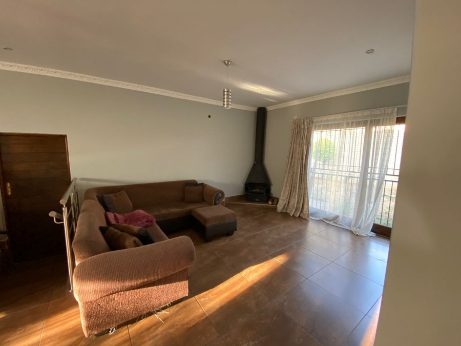 3 Bedroom Property for Sale in Thatchfield Manor Gauteng